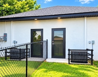 5617 10th Avenue - Photo Thumbnail 16