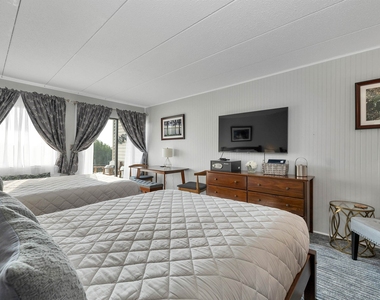 375 Endicott N. - Photo Thumbnail 5