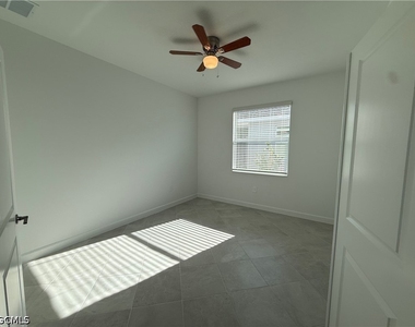 18822 Copperhead Court N - Photo Thumbnail 12