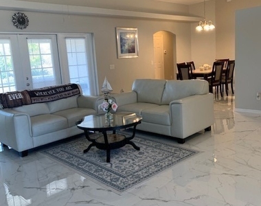 420 Ne 15th Terrace - Photo Thumbnail 12