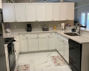 420 Ne 15th Terrace - Photo Thumbnail 2