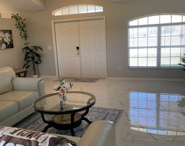 420 Ne 15th Terrace - Photo Thumbnail 14