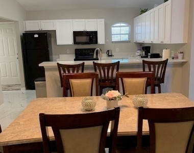 420 Ne 15th Terrace - Photo Thumbnail 5