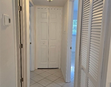 1609 Sw 51st Street - Photo Thumbnail 5
