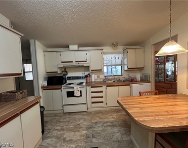 571 Sunrise Lane - Photo Thumbnail 10