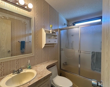 571 Sunrise Lane - Photo Thumbnail 16