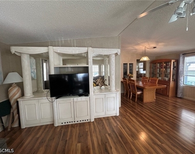 571 Sunrise Lane - Photo Thumbnail 4