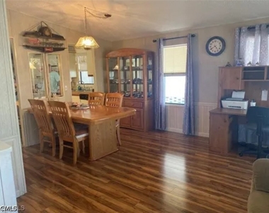571 Sunrise Lane - Photo Thumbnail 7