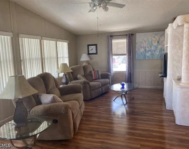 571 Sunrise Lane - Photo Thumbnail 3