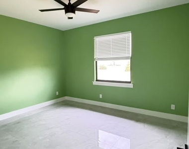 4306 Nw 32nd Lane - Photo Thumbnail 6