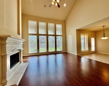 4103 Pebble Heights Lane - Photo Thumbnail 8