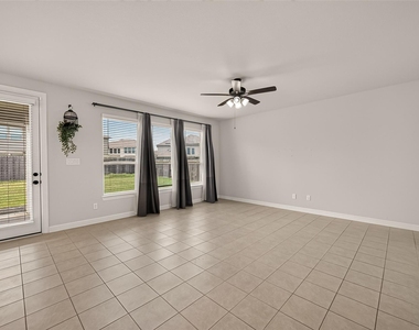 8522 Belfast Manor Ln - Photo Thumbnail 13