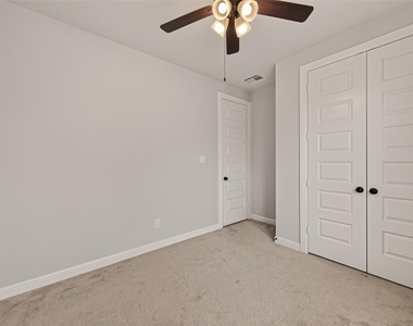 8522 Belfast Manor Ln - Photo Thumbnail 38