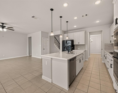 8522 Belfast Manor Ln - Photo Thumbnail 17