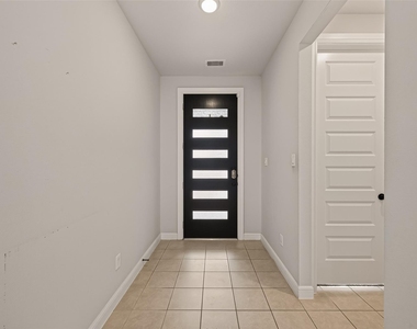 8522 Belfast Manor Ln - Photo Thumbnail 6