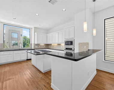 4320 Blossom Street - Photo Thumbnail 11