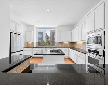 4320 Blossom Street - Photo Thumbnail 12