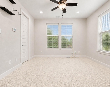 4007 Beacon Fisher Drive - Photo Thumbnail 6