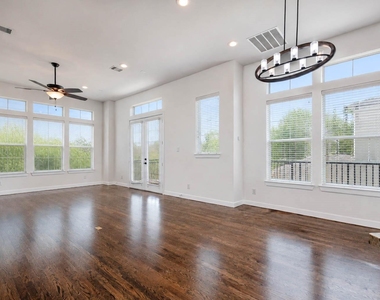 4007 Beacon Fisher Drive - Photo Thumbnail 2