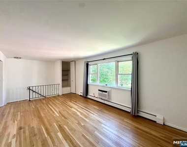 62 Regency - Photo Thumbnail 1