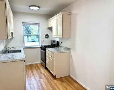 62 Regency - Photo Thumbnail 3