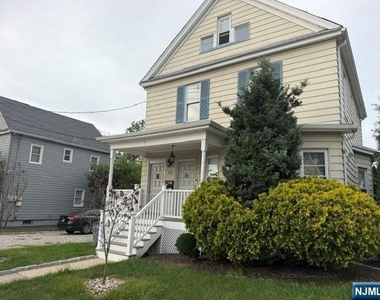 326 Delawanna - Photo Thumbnail 12
