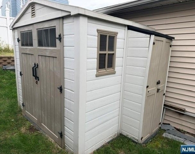 326 Delawanna - Photo Thumbnail 11