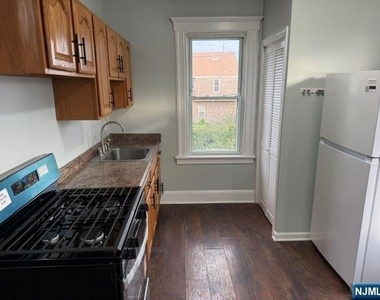 326 Delawanna - Photo Thumbnail 3