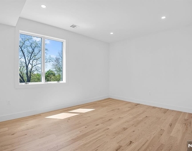 849 Pleasantview - Photo Thumbnail 7