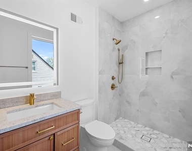 849 Pleasantview - Photo Thumbnail 6