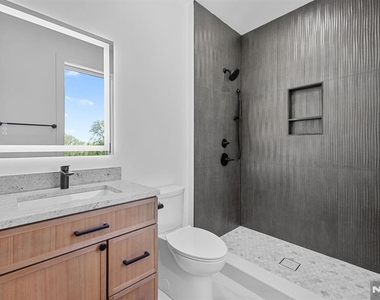 849 Pleasantview - Photo Thumbnail 9