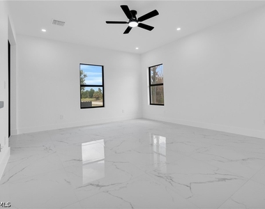 3307 E 17th Street - Photo Thumbnail 10