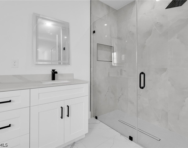 3307 E 17th Street - Photo Thumbnail 11