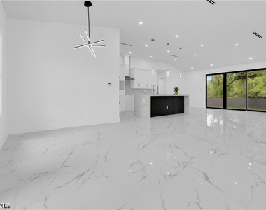 3307 E 17th Street - Photo Thumbnail 13