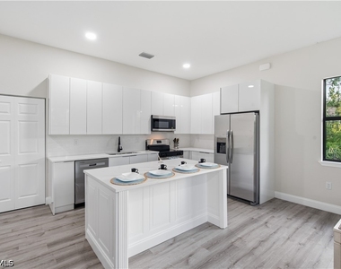 923 Milwaukee Boulevard - Photo Thumbnail 12