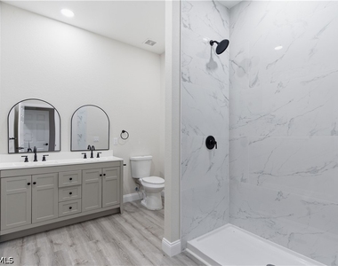 923 Milwaukee Boulevard - Photo Thumbnail 24