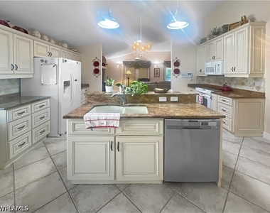 6046 Westbourgh Drive - Photo Thumbnail 15