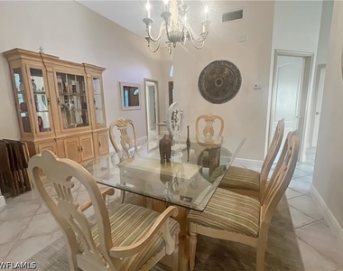 6046 Westbourgh Drive - Photo Thumbnail 7