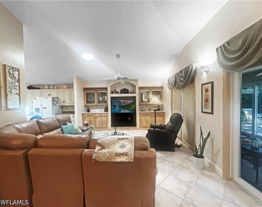 6046 Westbourgh Drive - Photo Thumbnail 9