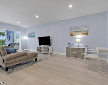 3400 Gulf Shore Boulevard N - Photo Thumbnail 8