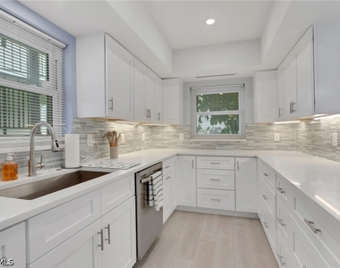 3400 Gulf Shore Boulevard N - Photo Thumbnail 6