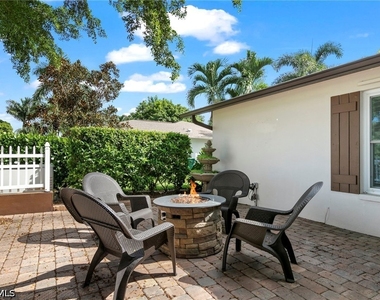 4515 Lakewood Boulevard - Photo Thumbnail 4