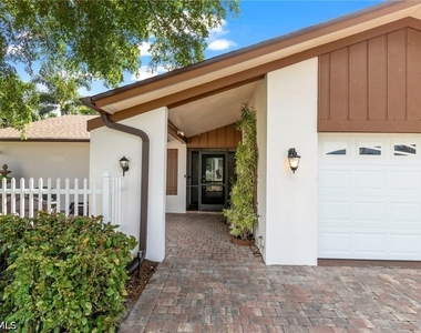 4515 Lakewood Boulevard - Photo Thumbnail 3