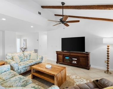 4515 Lakewood Boulevard - Photo Thumbnail 16