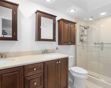 4515 Lakewood Boulevard - Photo Thumbnail 22