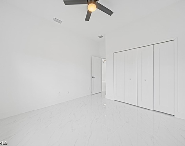17 W 7th Street - Photo Thumbnail 17
