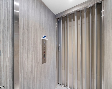 26871 Wyndhurst Court - Photo Thumbnail 24