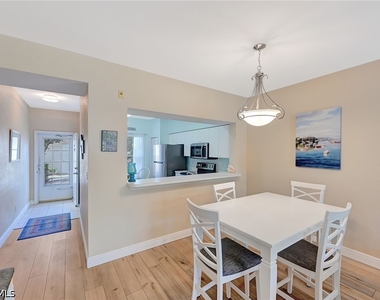 3245 Cypress Glen Way - Photo Thumbnail 10