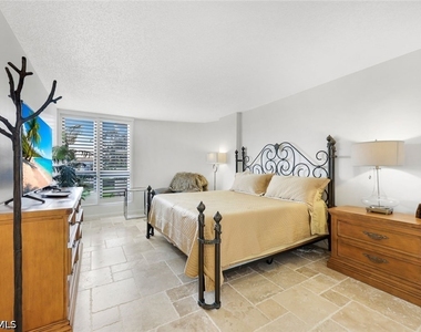 3115 Gulf Shore Boulevard N - Photo Thumbnail 6