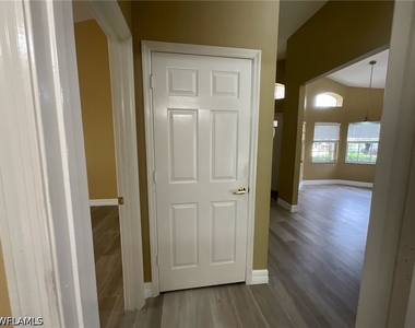 184 Lady Palm Drive - Photo Thumbnail 16